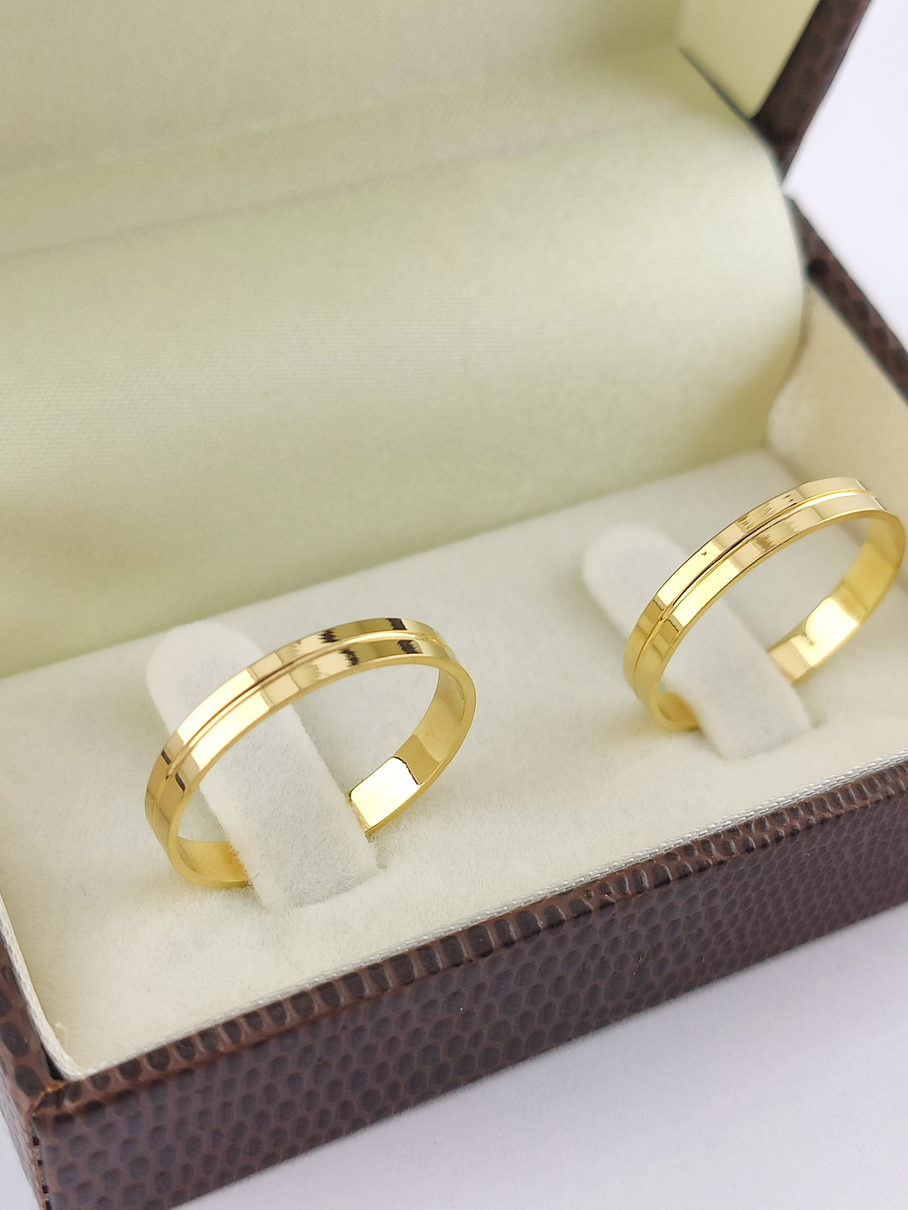 Aliança de Casamento Ouro 18K Aanandi 3mm | Aliança Fina Reta